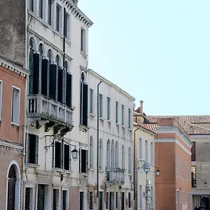 2* Konukevi Canal Riva De Biasio
